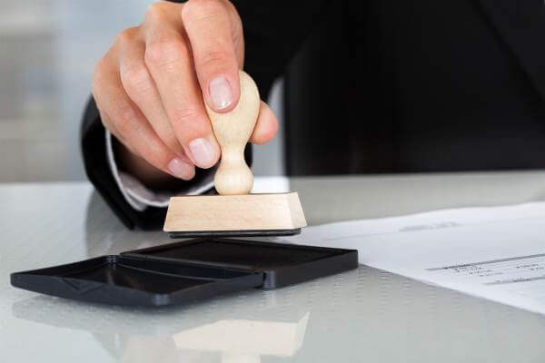 Có cần khắc lại con dấu khi chuyển đổi loại hình công ty không?